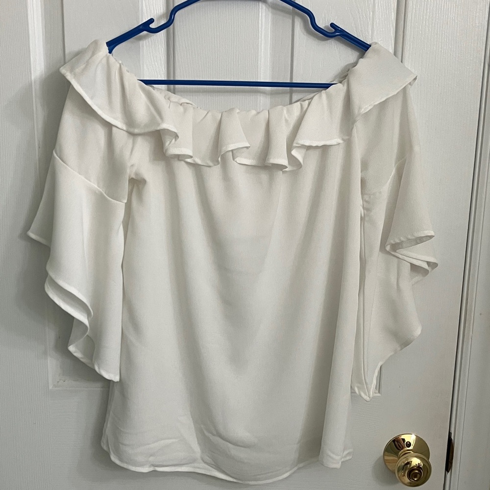 Peach Love California off the shoulder white Blouse with Bell Sleeves.. NWOT.
